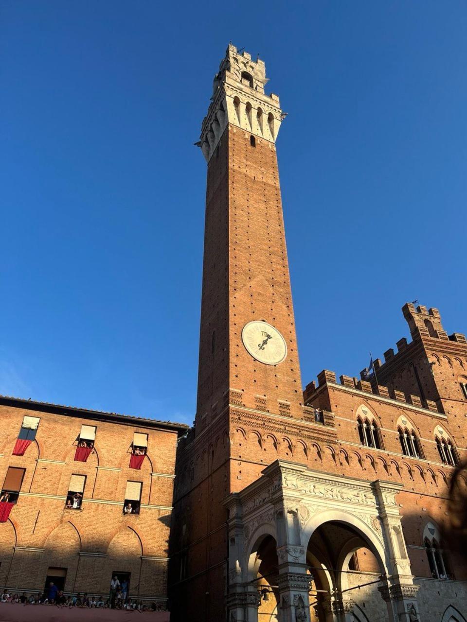 La Campanina-nel cuore di Siena e della contrada Esterno foto