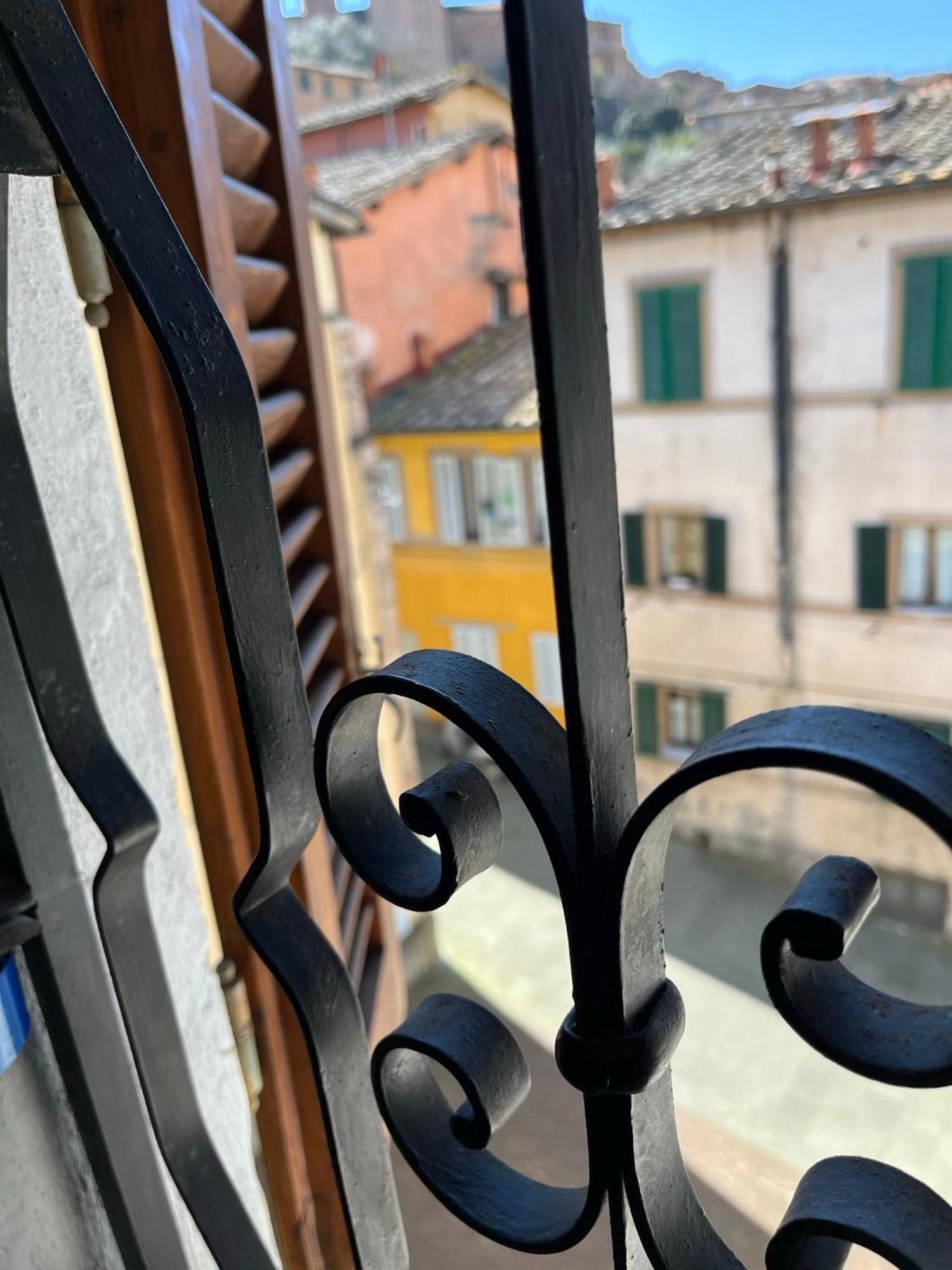 La Campanina-nel cuore di Siena e della contrada Esterno foto